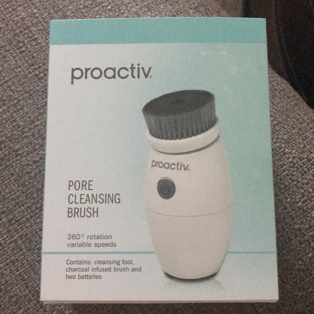 Proactiv pore cleansing brush